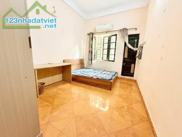 Siêu phẩm Lê Trọng Tấn, phân lô quân đội, sát mặt phố, ô tô đỗ cửa, kinh doanh, 35m2, hơn - 2