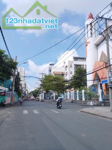 Ngộp Nguyễn Thị Nhỏ - giáp Q11- 40 m2 - 2 tầng - hẻm 4m Thông