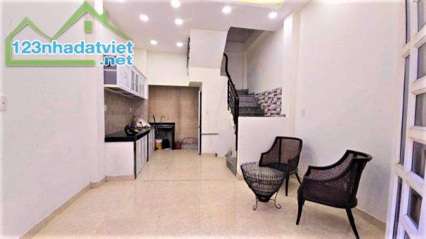5 TỶ TL - NHÀ NGUYỄN CƯ TRINH QUẬN NHẤT - GẦN MẶT TIỀN - DT 4x7M ĐÚC 4 TẤM - 3PN ĐẸP VUÔNG