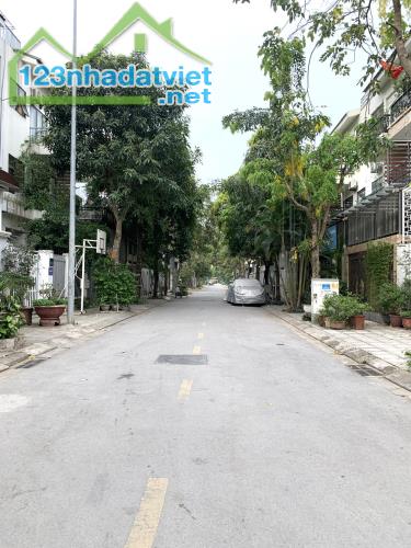 SIÊU PHẨM BIỆT THỰ Mễ Trì 132m2*5T, mt 8.3m kinh doanh, GARA, vỉa hè rộng, nt xịn 42.5ty