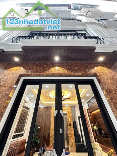 ĐẲNG CẤP SIÊU SANG-YÊN HOÀ-CẦU GIẤY-35M-7TANG-THANG MÁY-NGÕ NÔNG SIÊU RỘNG-10,2TY