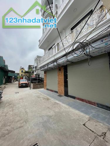 Bán Nhanh Nhà Bát Khối 42m 6 Tầng Thang Máy mặt tiền 3.9m Chỉ 8.4 Tỷ Long Biên Gara ÔTô