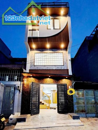 Cần bán nhà đẹp 3 tầng An Phú Đông Quận 12 52m2 gần Gò Vấp giá nhỉnh 6 tỷ