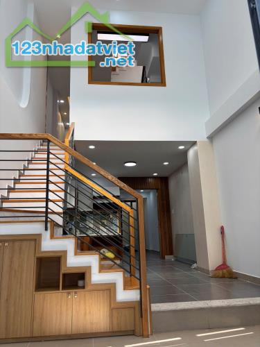 Cần bán nhà đẹp 3 tầng An Phú Đông Quận 12 52m2 gần Gò Vấp giá nhỉnh 6 tỷ - 1