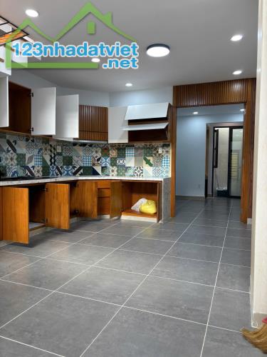 Cần bán nhà đẹp 3 tầng An Phú Đông Quận 12 52m2 gần Gò Vấp giá nhỉnh 6 tỷ - 2