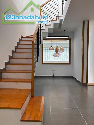 Cần bán nhà đẹp 3 tầng An Phú Đông Quận 12 52m2 gần Gò Vấp giá nhỉnh 6 tỷ - 3