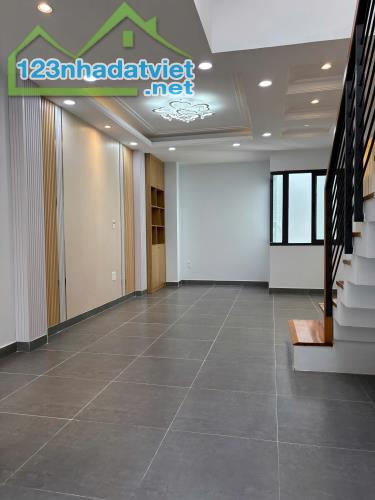 Cần bán nhà đẹp 3 tầng An Phú Đông Quận 12 52m2 gần Gò Vấp giá nhỉnh 6 tỷ - 4