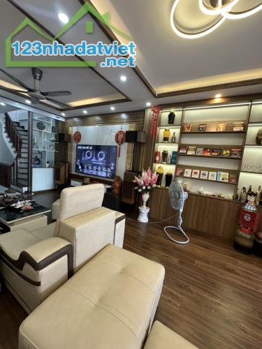 TRUNG TÂM QUẬN HOÀNG MAI - 93M - 7 TẦNG - 17 TỶ  NGÕ NÔNG, RỘNG,THOÁNG, SÂN TRƯỚC NHÀ RỘNG - 3