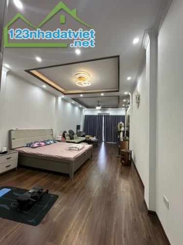 TRUNG TÂM QUẬN HOÀNG MAI - 93M - 7 TẦNG - 17 TỶ  NGÕ NÔNG, RỘNG,THOÁNG, SÂN TRƯỚC NHÀ RỘNG - 4