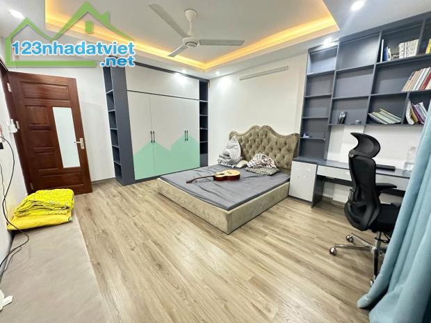 NHÀ ĐẸP CHÍNH CHỦ BÁN – LẠC LONG QUÂN 32M2 – 5 TẦNG – GẦN PHỐ, GẦN HỒ – 8.7 TỶ  Chính chủ - 3