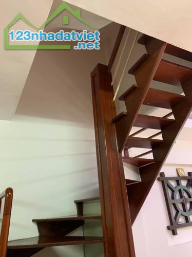 Hào Nam - Đống Đa, Dt 37m2 x 5 Tầng, MT 3.5m, Giá 7.9 tỷ LH: 0936118369 - 2