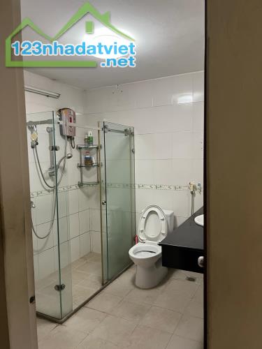 Cho thuê nhà ngõ ô tô Vũ Hữu, 3 tầng x 70m2, 4 ngủ, 15 Triệu, ở nhóm 8 người, VP c.ty - 3