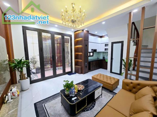 nhà đẹp - tư đình  - sổ đỏ sạch  - 15 m ra ô tô -   an ninh tốt
