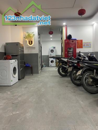 Cần bán gấp tòa nhà dòng tiền doanh thu cao Phạm Văn Đổng 58m2, 6T, mt rộng, thang máy, 15