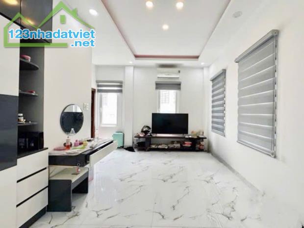 54m2 - 1
 54m2 - 3
 54m2 - 4
 54m2 - 5
 54m2 - 6
 
 Nhà Mới 3 Tầng ngay chợ vườn - 4