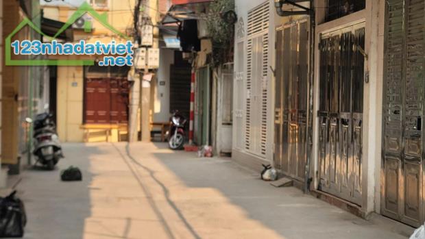 Bán nhà Lê Văn Hiến, Bắc Từ Liêm, 23m2, C4, giá 3.189 tỷ