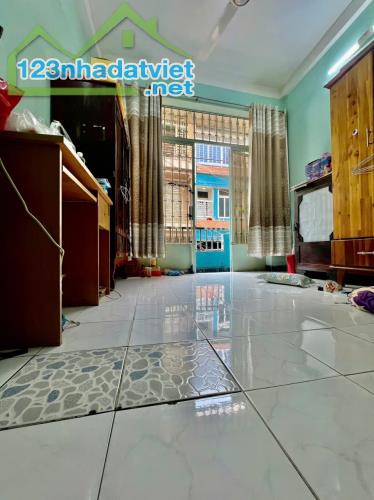 MẶT TIỀN ĐƯỜNG SỐ GIAO KHÁNH HỘI 
1 ĐỜI CHỦ DUY NHẤT 
CÓ 7 TỶ x - 3