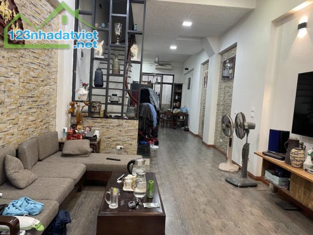 Bán nhà Bát Khối,Thạch Bàn 4 tầng,80m,mt4m oto vào nhà nhỉnh 13 tỷ - 1