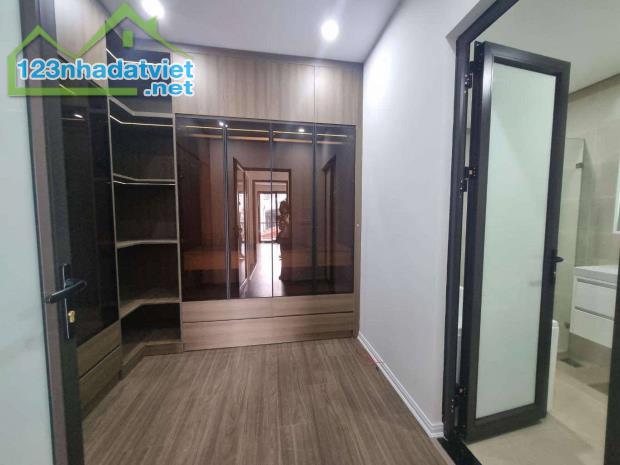 Bán nhà Vương Thừa Vũ  gara ô tô , thang máy , thửa vuông đẹp , 50M2x6T- 16.7 tỷ - 2
