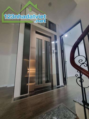 Bán nhà Vương Thừa Vũ  gara ô tô , thang máy , thửa vuông đẹp , 50M2x6T- 16.7 tỷ - 4