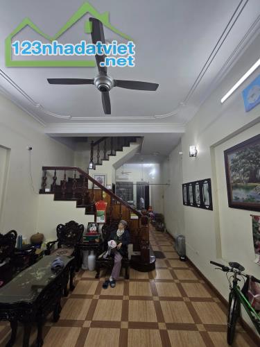 Phố Nghĩa Đô, Cầu Giấy - Ô Tô Tránh - 76m2 x 4 Tầng, MT 4.5m, Giá 31 tỷ LH: 0888758369 - 1