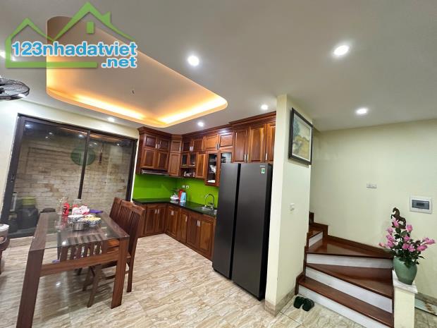 KĐT Ao Sào, Phân lô 2 thoáng, Ô tô tránh, Gara, dt 70m2, 5 tầng, mt 5m, Giá 20.6 tỷ. - 3