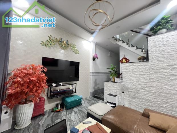 Nhà 2 tầng 88m2,tặng nội thất xin. Hẻm xe tải, Lê Văn Việt Q9