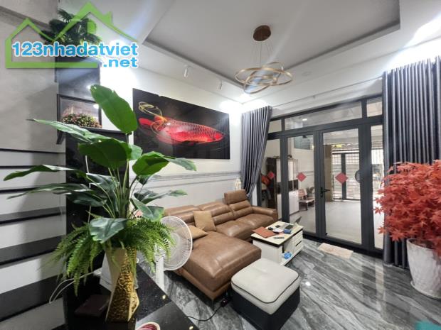 Nhà 2 tầng 88m2,tặng nội thất xin. Hẻm xe tải, Lê Văn Việt Q9 - 1