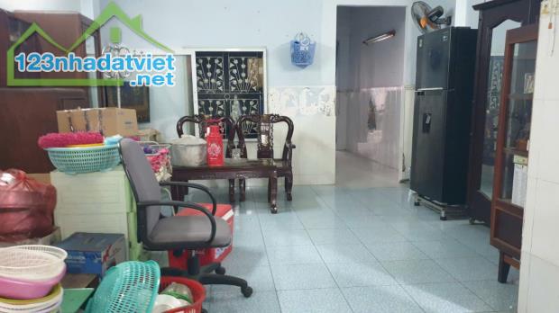 NHÀ DIỆN TÍCH LỚN GIÁ QUÁ RẺ, CÁCH 10M RA MT HUỲNH TẤN PHÁT QUẬN 7, 2 TẦNG, 95M2 CHỈ 4.2 T