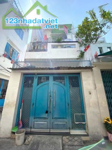 Căn góc 2 tầng ôtô tới cửa đường Dương Bá Trạc P1Q8. Giá 6,5 tỷ TL