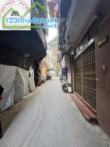 Giảng Võ, ô tô tránh- 50m2 hơn 11 tỷ- Kinh doanh đỉnh- dòng tiền 15tr/ tháng.