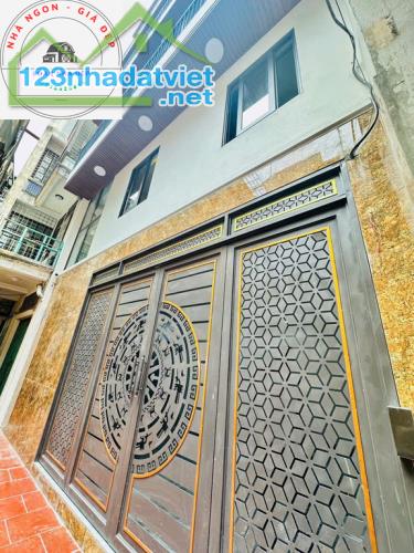 TÔN ĐỨC THẮNG- 1 nhà ra phố- 40m2*6 tầng- thang máy- hơn 13 tỷ-mặt tiền rộng