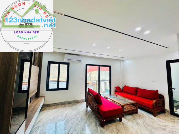TÔN ĐỨC THẮNG- 1 nhà ra phố- 40m2*6 tầng- thang máy- hơn 13 tỷ-mặt tiền rộng - 3