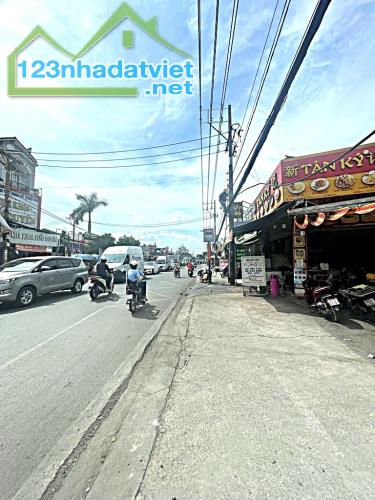 NHÀ MĂT TIỀN SẦM UẤT KINH DOANH NHIỀU LĨNH VỰC - KHU TÊN LỬA NGAY GIAO LỘ TRỤC SỐ 7 - NHÀ