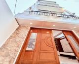 Bán Nhà Ngõ 206 Cổ Linh, Long Biên 33m2, 5T chỉ 7,4 tỷ (cách ô tô đỗ 25m)