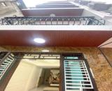 Bán nhà riêng gần bến xe Mỹ Đình - 30 m2 - 6 tầng - thang máy - lô góc 2 mặt thoáng