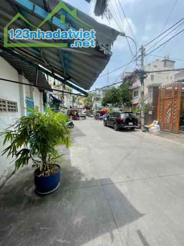 Cho thuê nhà 83/15 Hoà Hưng, Q10 giá 11tr/tháng, 2.7x15m - 4