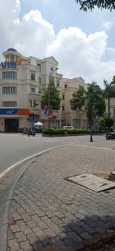 Lê thị hông - 4 tầng - thang máy -105m2 - đường 10 -giá hơn 17 tỷ - gò vấp - 5