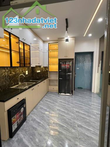 BÁN NHÀ PHỐ TƯ ĐÌNH LONG BIÊN 45M 6 TẦNG THANG MÁY GIÁ 10,9 TỶ - 2