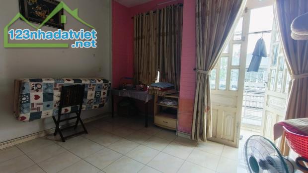 Gấp bán nhà Quận 9(cũ), gần Vincom Lê Văn Việt, giá 7.5 tỷ, 3 tầng, dt 70m2. - 5