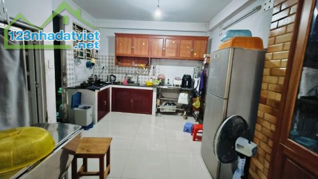 Gấp bán nhà Quận 9(cũ), gần Vincom Lê Văn Việt, giá 7.5 tỷ, 3 tầng, dt 70m2. - 4
