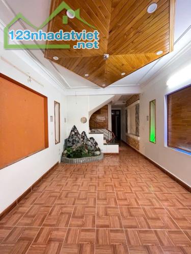 BÁN NHÀ GIA QUẤT – Ô TÔ TRÁNH – DÂN XÂY - Ở NGAY – 70M2 CHỈ 14,1TỶ - 3