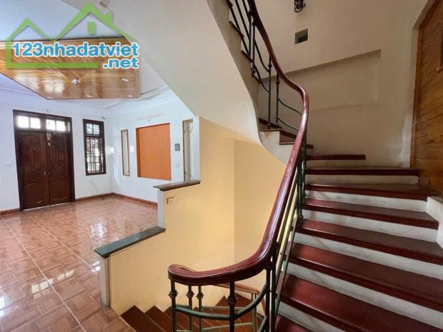 BÁN NHÀ GIA QUẤT – Ô TÔ TRÁNH – DÂN XÂY - Ở NGAY – 70M2 CHỈ 14,1TỶ - 1