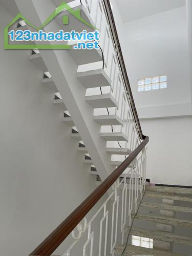 Bán nhà đường TXSoạn Q7, Mặt tiền 3 Tầng kinh doanh nhộn nhịp, nhà ĐẸP vào ở ngay - 2