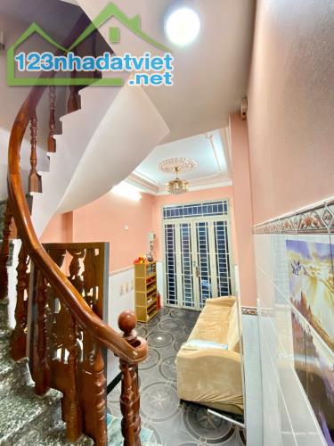 GIẢM SÂU, BÁN GẤP CHỈ CÒN HƠN 6 TỶ.  SIÊU PHẨM VƯỜN CHUỐI QUẬN 3, 30M2, 5 TẦNG CÓ 2ST, 6PN - 2