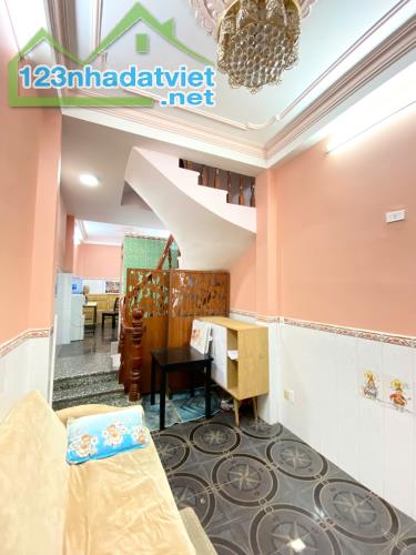 GIẢM SÂU, BÁN GẤP CHỈ CÒN HƠN 6 TỶ.  SIÊU PHẨM VƯỜN CHUỐI QUẬN 3, 30M2, 5 TẦNG CÓ 2ST, 6PN - 3