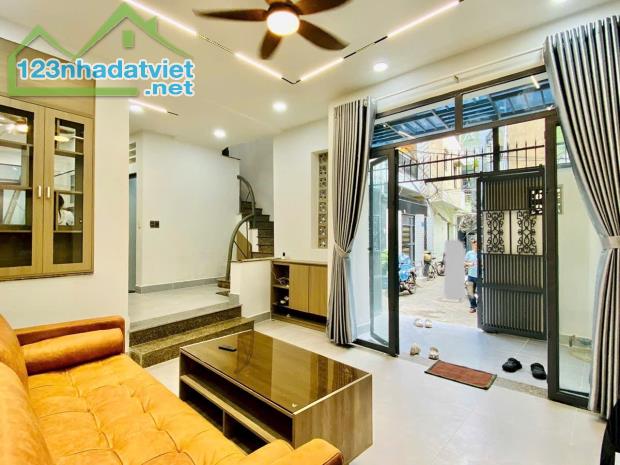 NHÀ MỚI XÂY NGUYỄN VĂN NGHI 81m2 3PN ĐỐI DIỆN ĐHCN - 6.5 TỶ - 5