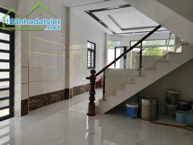 Chính chủ bán nhà  Mặt tiền-Mai Hắc Đế, Quận 8 –  4 Tấm - 5PN, 4WC, khu dân trí cao, sổ ri - 3