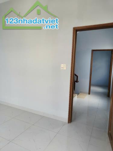Chính chủ bán nhà  Mặt tiền-Mai Hắc Đế, Quận 8 –  4 Tấm - 5PN, 4WC, khu dân trí cao, sổ ri - 2