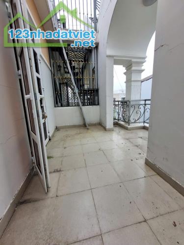 Bán nhà giá rẻ có dòng tiền cho thuê hẻm xe hơi Thạnh Lộc 37 An Phú Đông Quận 12 - 1